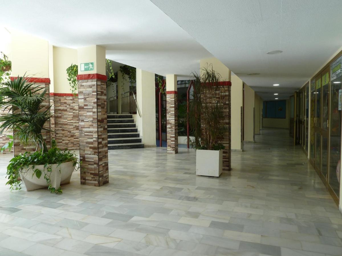 Parking Privado Benalbeach Benalmadena Luaran gambar
